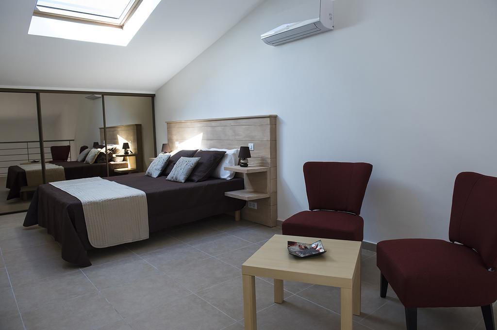 Gite Les Courlis Saint-Etienne-du-Gres ภายนอก รูปภาพ